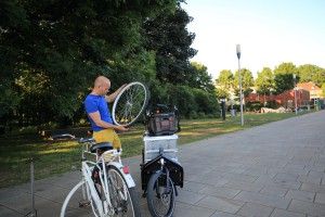 MijnFietsReparatie plakt band